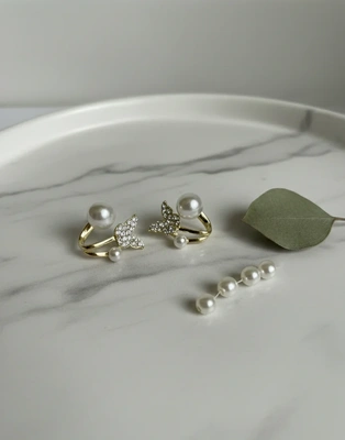 Pearl Flutter Butterfly Studs