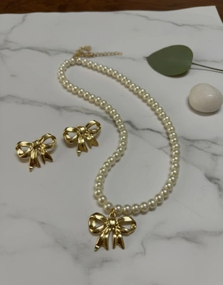 Pearl & Gold Bow Jewellery Set