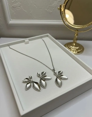 Silver Leaf Necklace & Earring Set