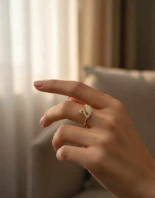 Elegant Swan Gold Ring