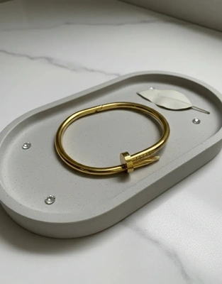Minimal Nail Gold Bracelet
