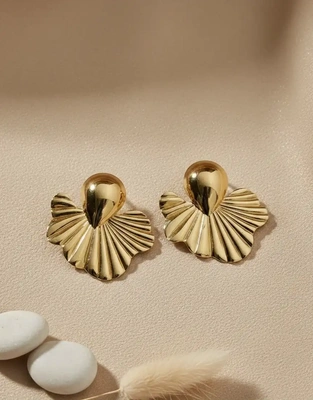 Sculpted Gold Fan Earrings
