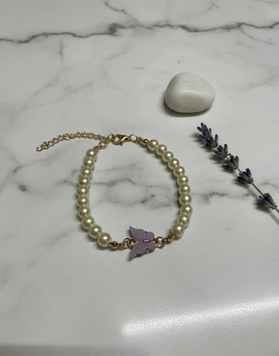 Elegant Pearl Bracelet with Purple Butterfly Charm