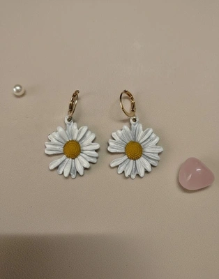 Huggie Earrings with White Daisy Charms