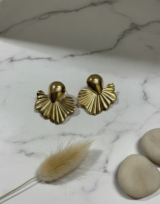Sculpted Gold Fan Earrings