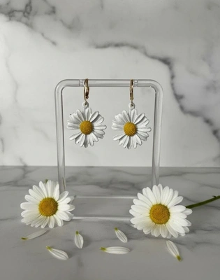 Huggie Earrings with White Daisy Charms