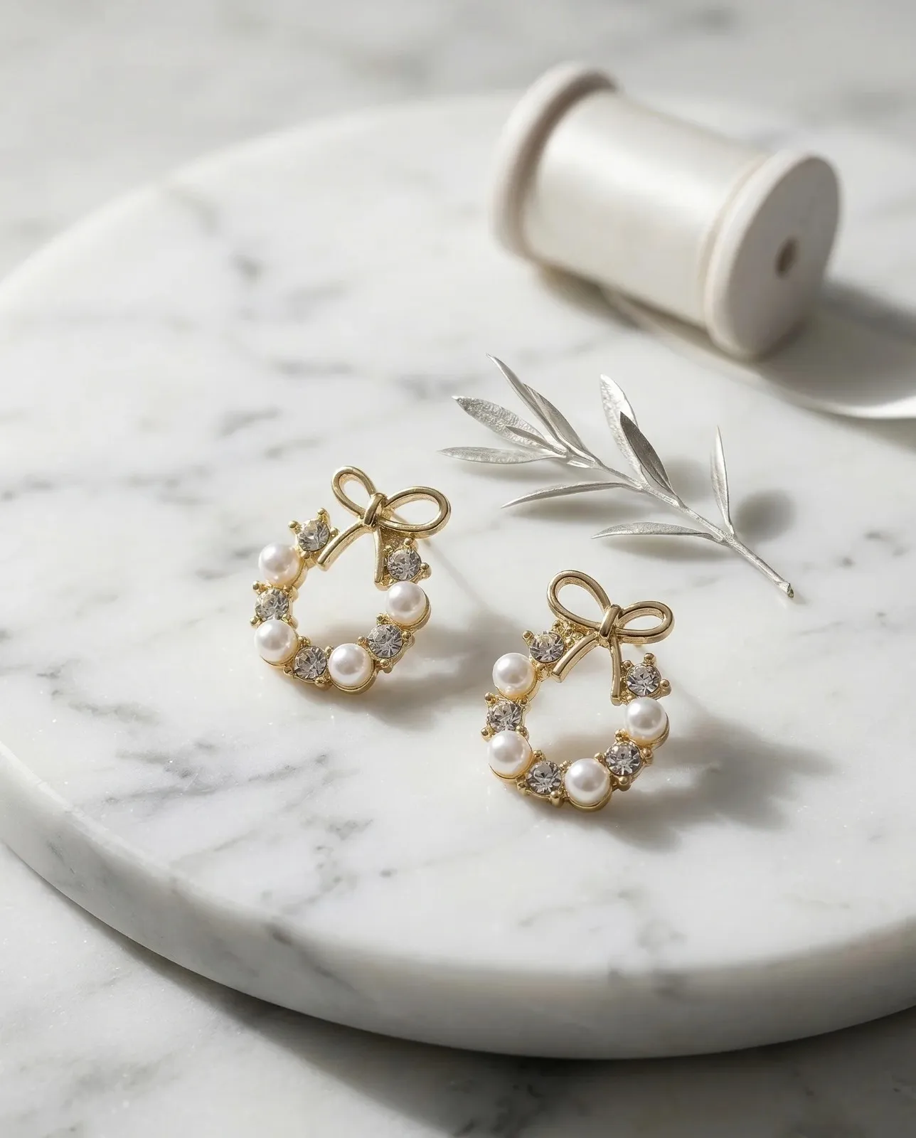 Bow Pearl Circle Stud Earrings