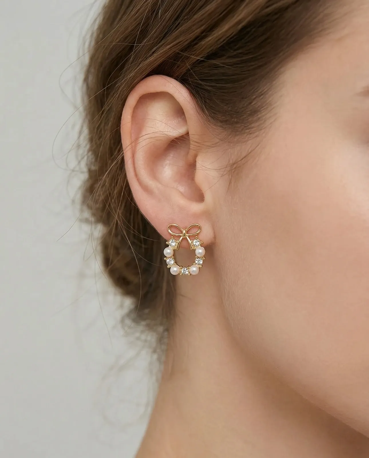 Bow Pearl Circle Stud Earrings