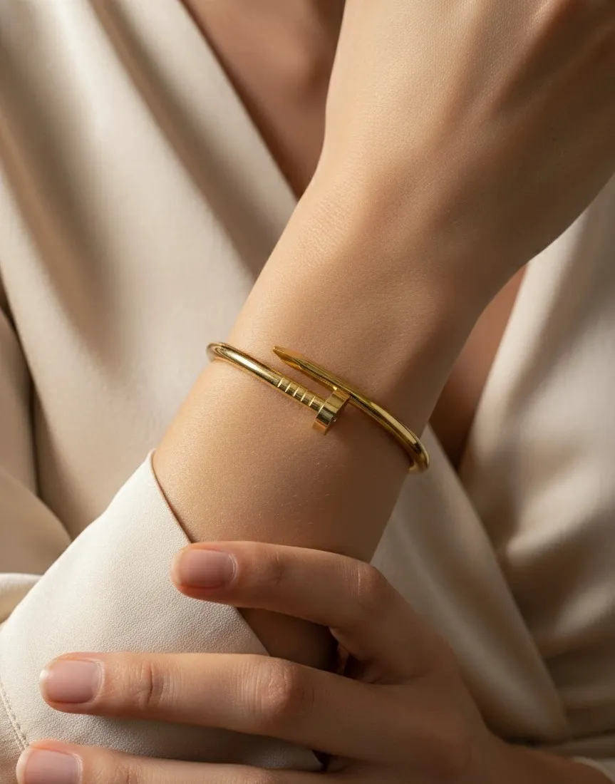 Minimal Nail Gold Bracelet