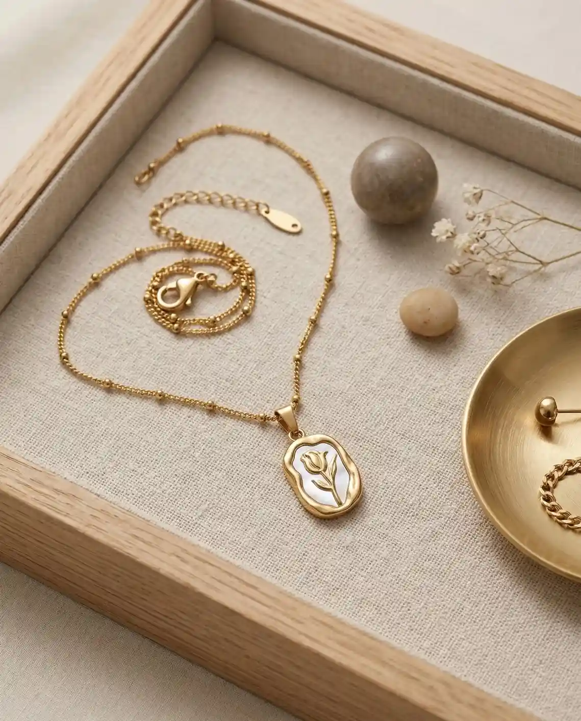 Dainty Pressed Flower Pendant Necklace