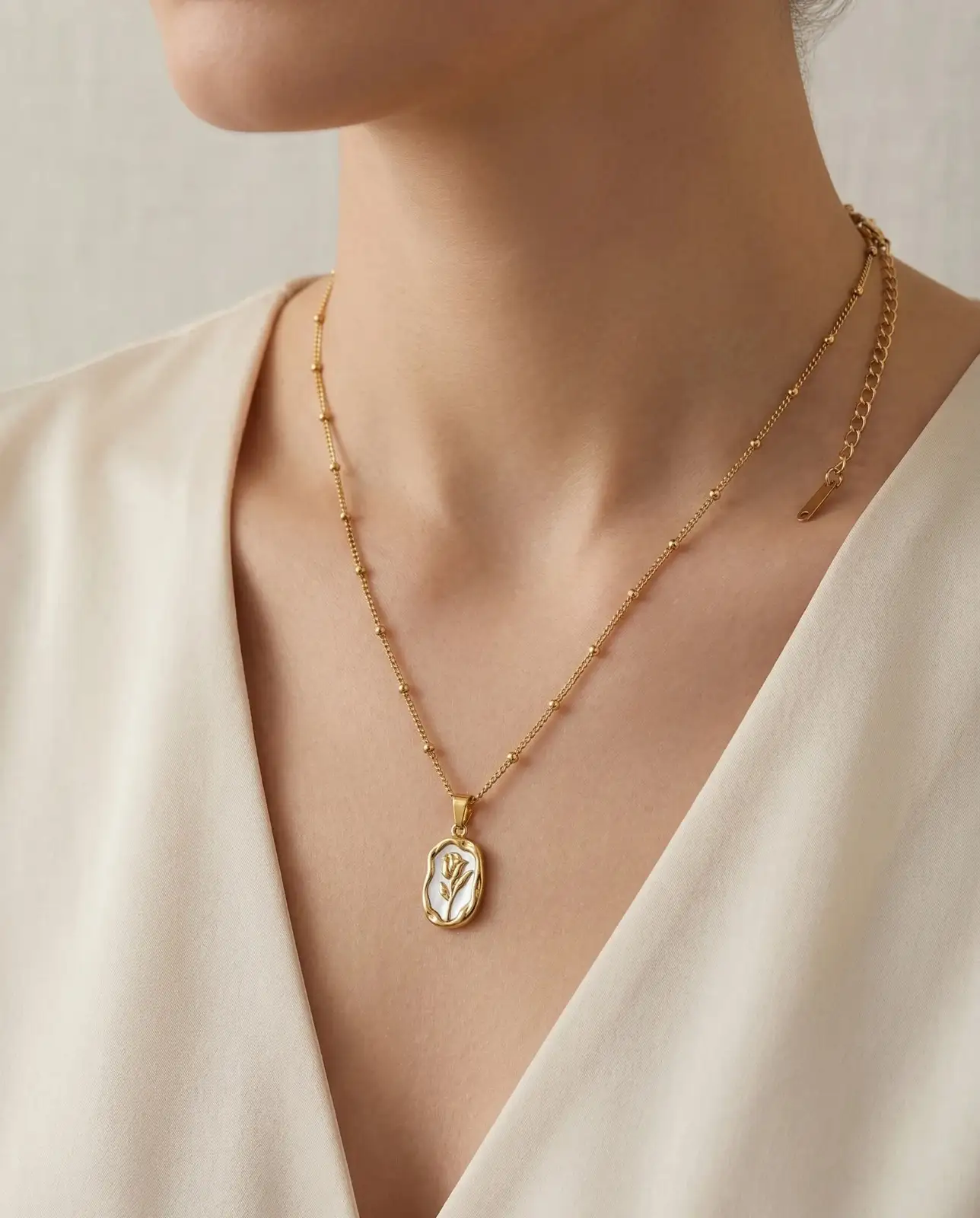 Dainty Pressed Flower Pendant Necklace