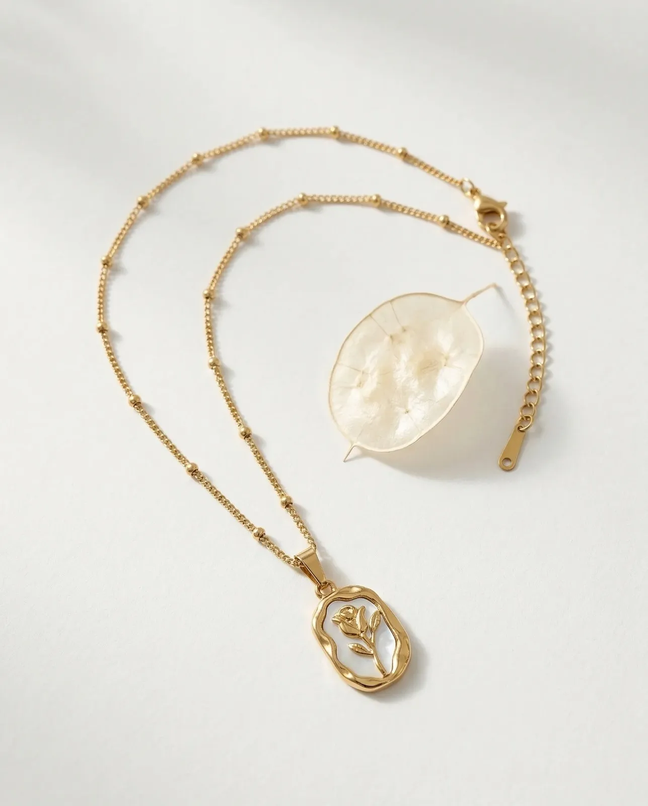 Dainty Pressed Flower Pendant Necklace