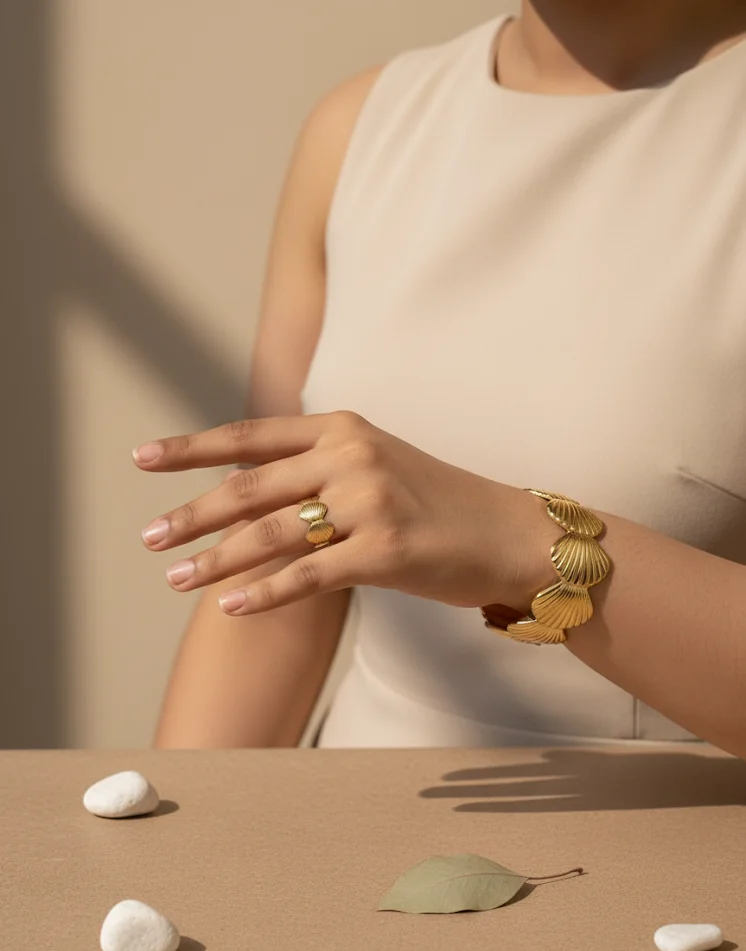 Beach-Inspired Gold Shell Bracelet