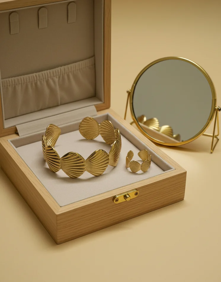 Beach-Inspired Gold Shell Bracelet